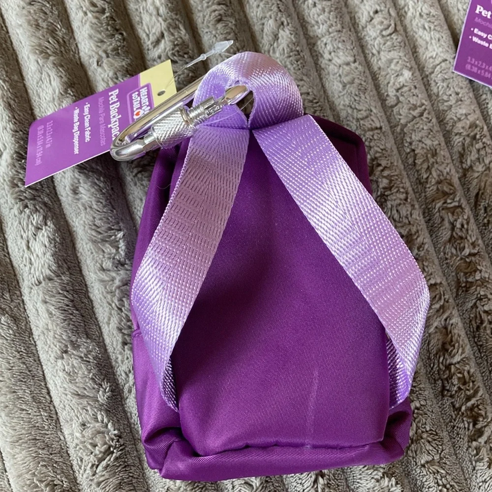 Heart to Tail Pet Backpack NWT for poo bags, treats, kibble, great bag charm